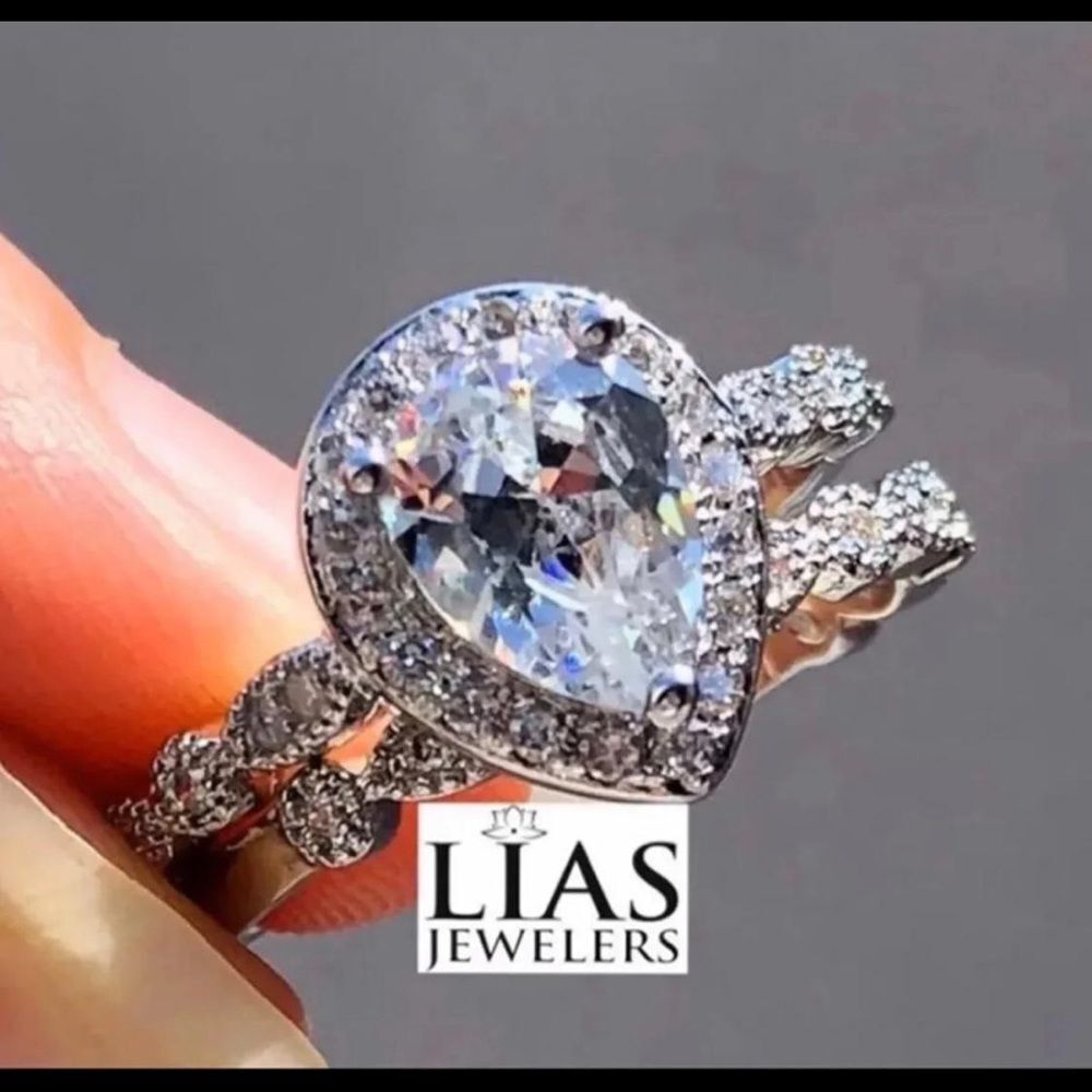 New 18k White gold wedding ring set